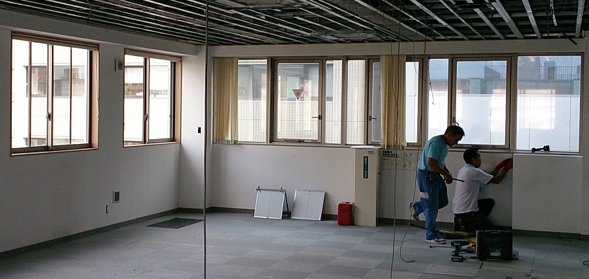 原状回復工事、解体工事の様子